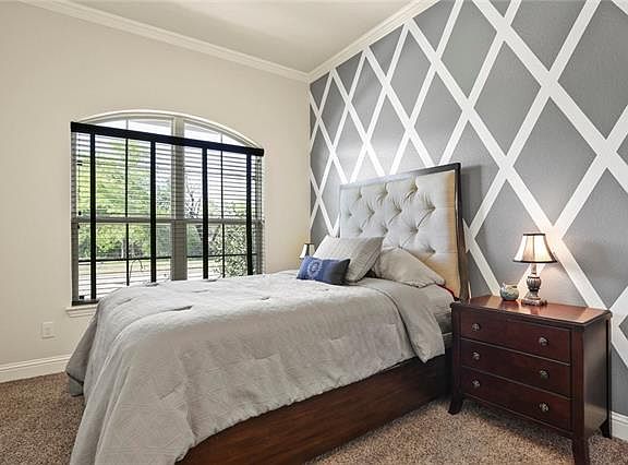 5th image of 5305 Fern Valley Ln