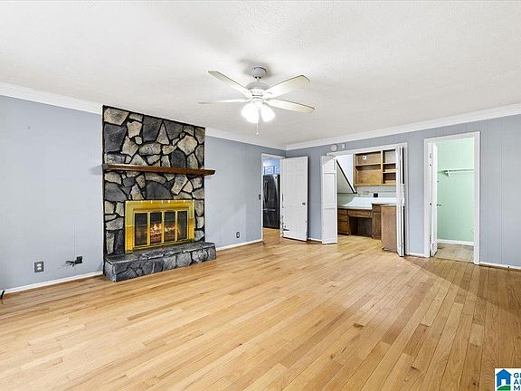 5th image of 32 Wilson Dr