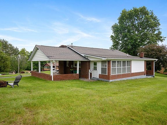 4th image of 411 Courtland Cir