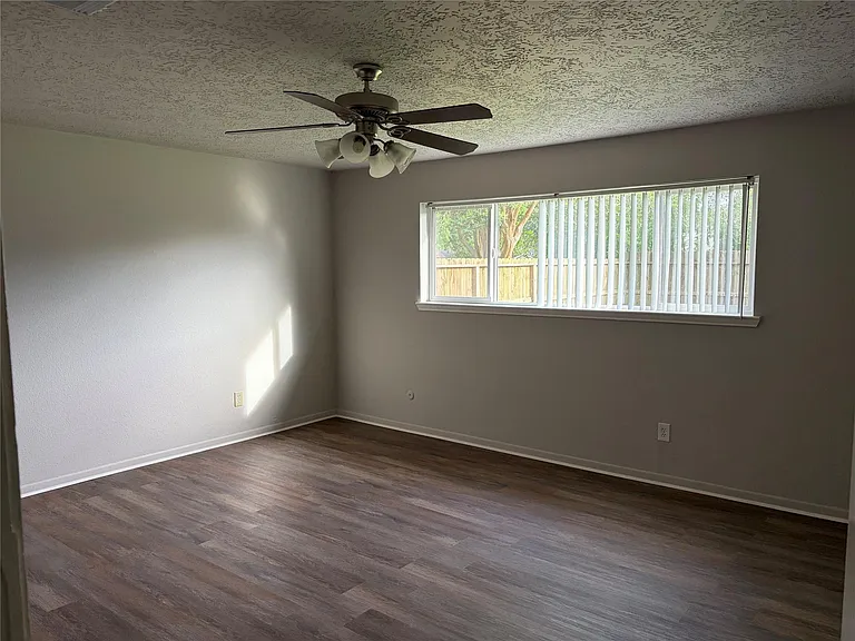 12719 Huntington Field Dr — Photo 29