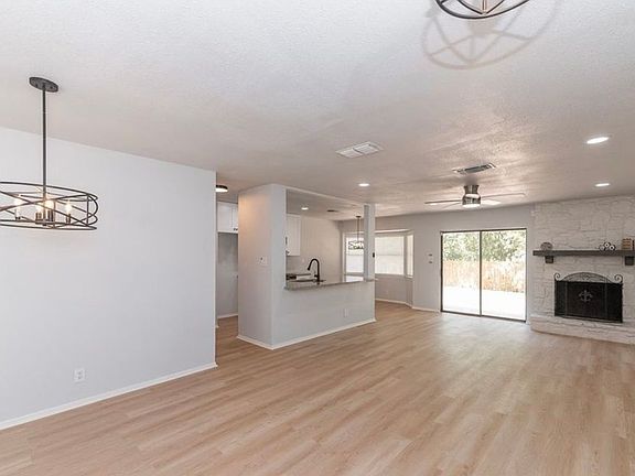 5th image of 11359 Spring Crest Dr