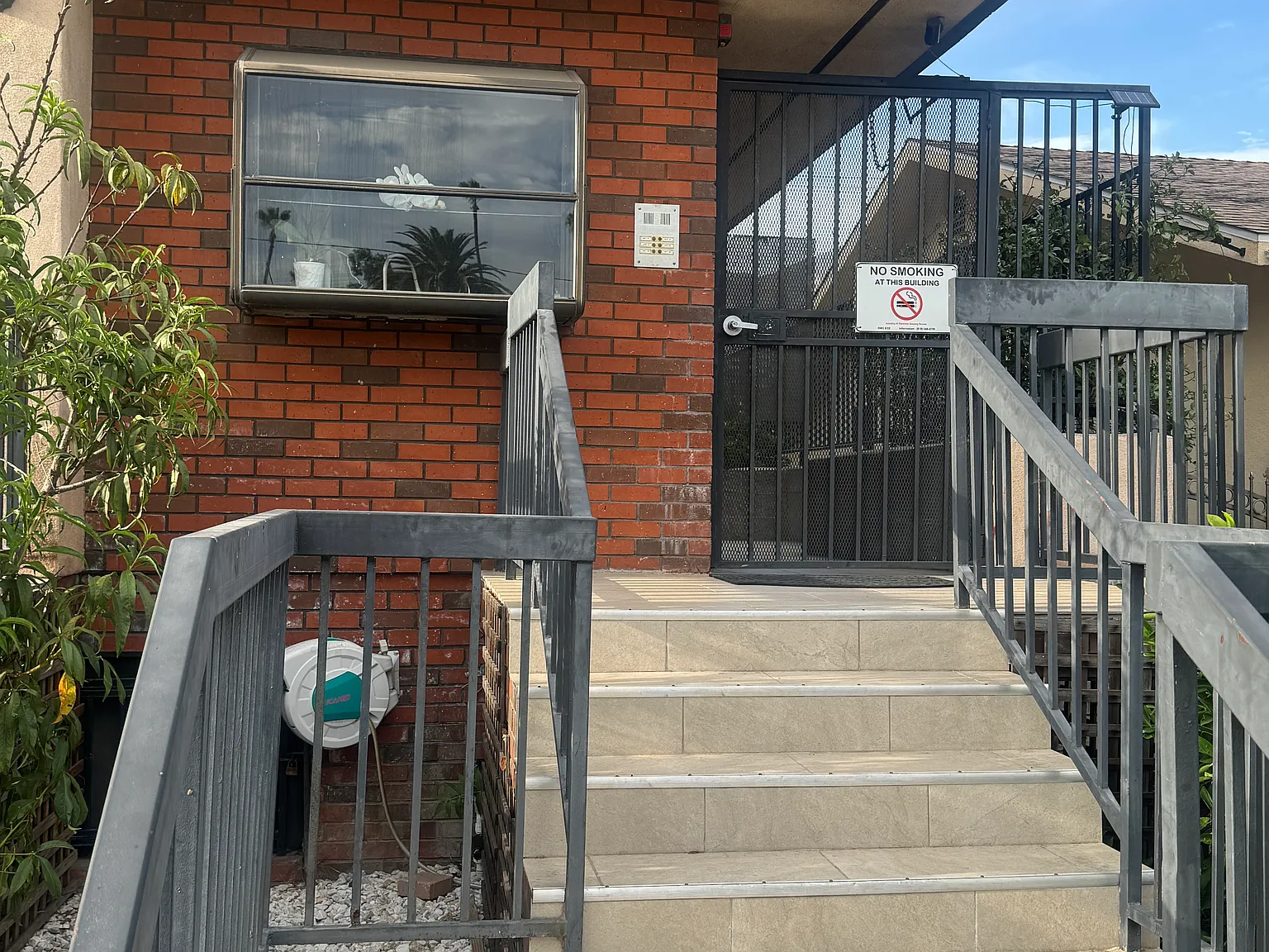 2 bed, 2.5 bath, 1275 sqft, $3,600 — Photo 3