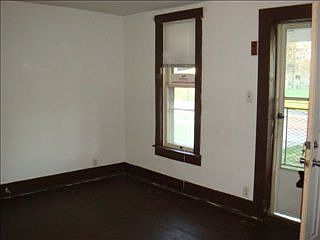 3rd image of 522 W Blaine Ave
