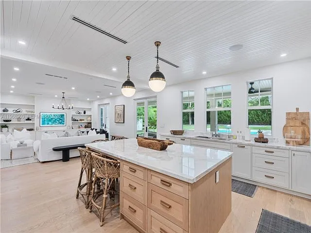 9301 SW 93rd Ave — Photo 4