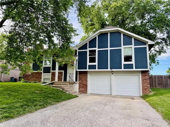 1608 E 151st Ter, Olathe, KS 66062