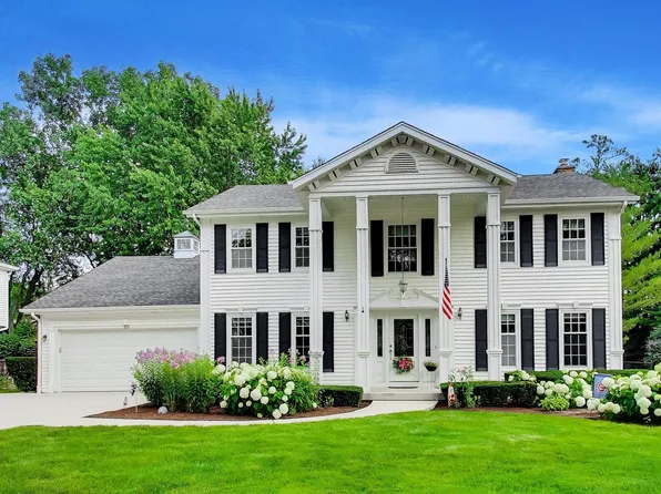 916 S Dymond Rd, Libertyville, IL 60048