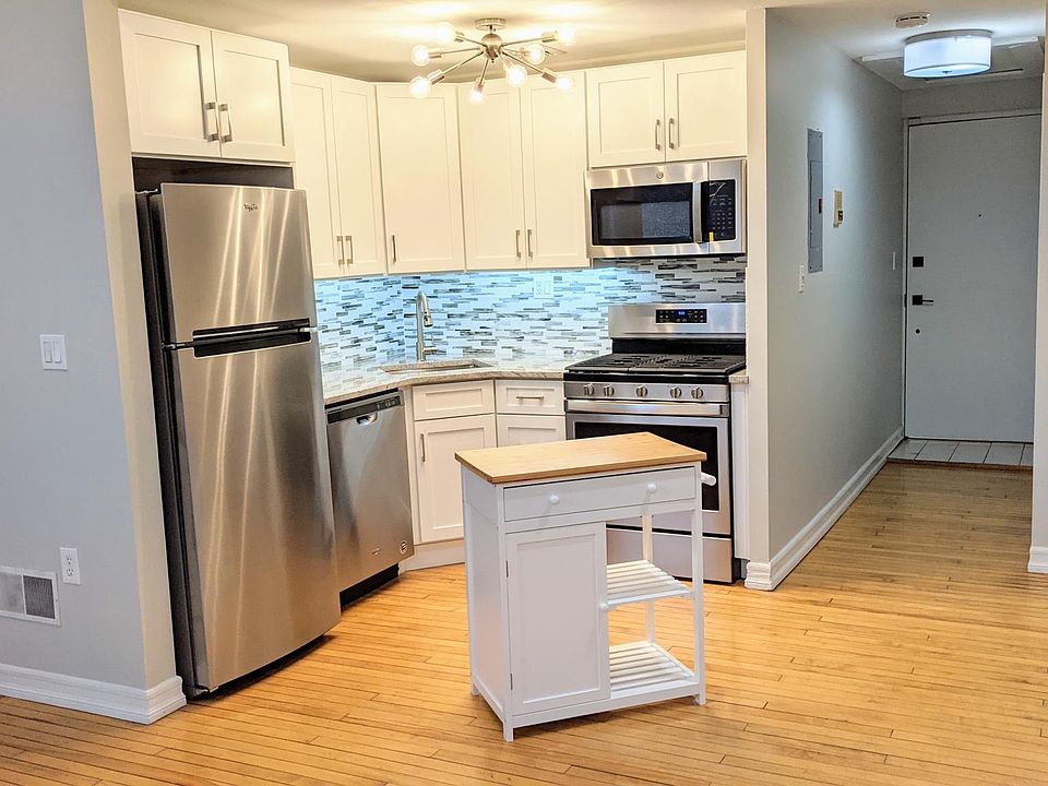 1st image of 15 Glenridge Ave APT 1