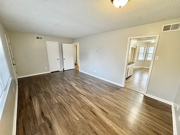 5th image of 5153 Rolling Meadows Dr