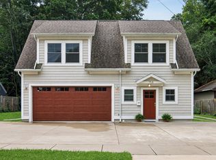 758 Michigan Ave, South Haven, MI 49090