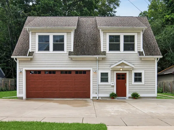 758 Michigan Ave, South Haven, MI 49090