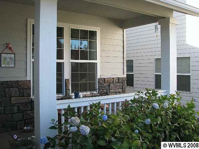 2nd image of 921 Carter Ave NW