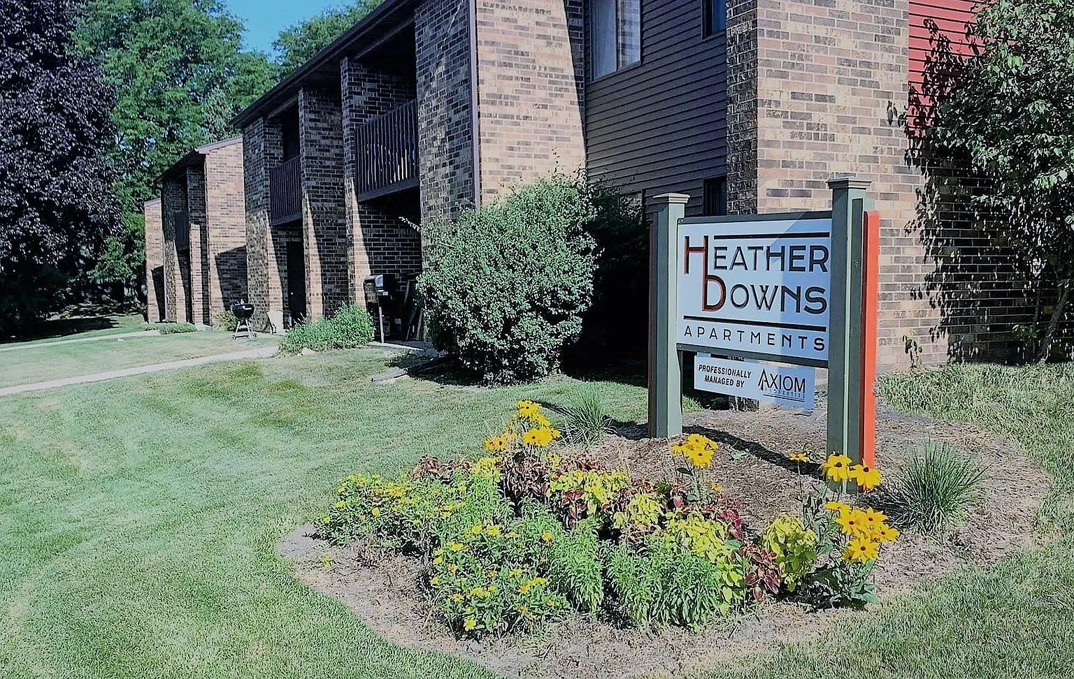 Heather Downs Apartments — Photo 1
