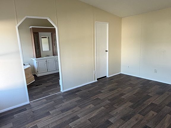 2nd image of 161 Gibson Cir #31
