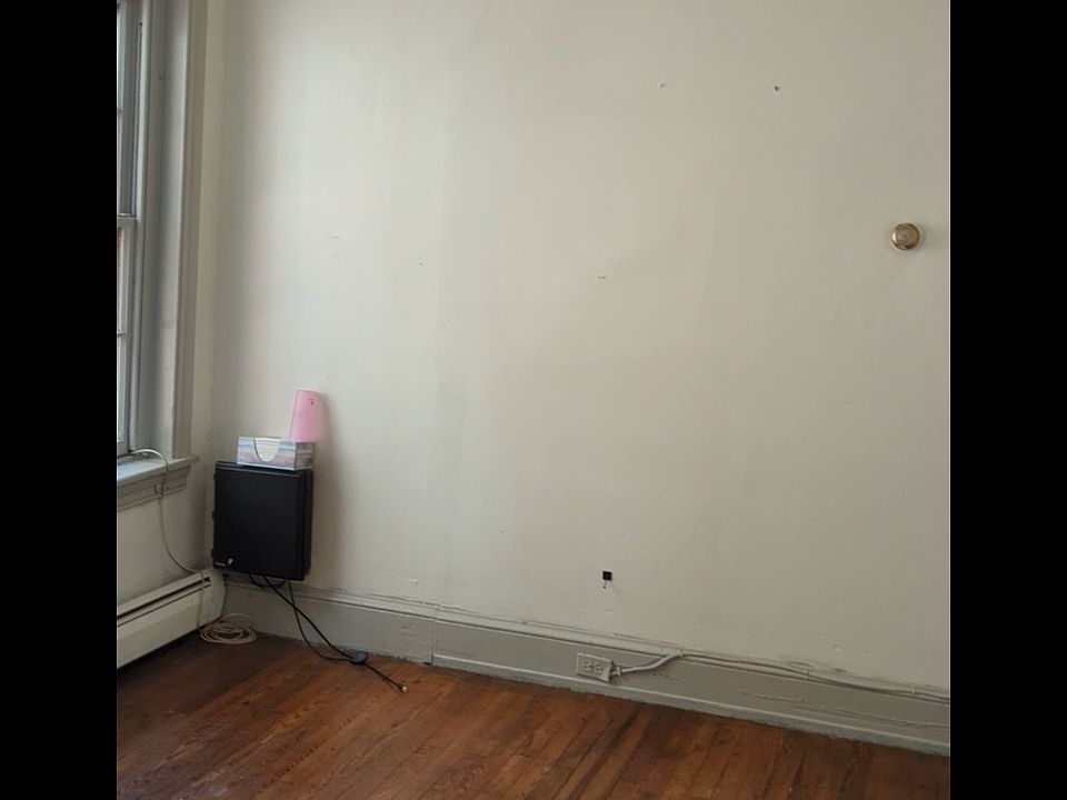 1st image of 20 W Market St APT 1