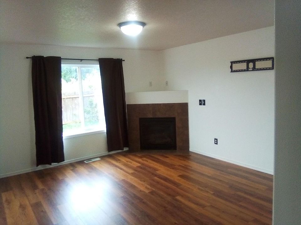 1st image of 5812 NE 64th St
