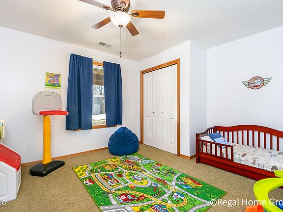 4th image of 10387 Cottonwood Ct
