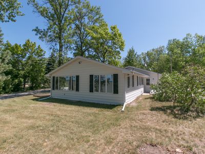 393 Breezy Acres, Luxemburg, WI, 54217