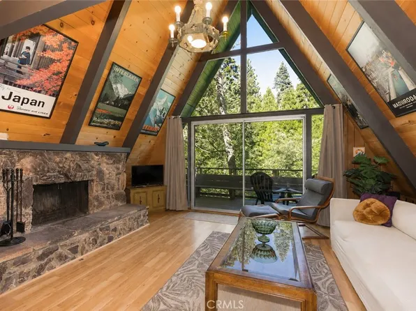 271 Fremont Dr, Lake Arrowhead, CA 92352