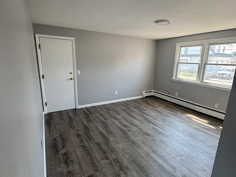 310 Evergreen St #1 — Photo 6