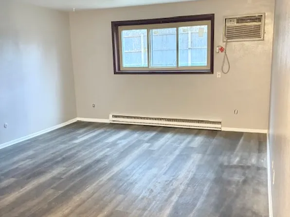 335 Franklin St #101, Waukegan, IL 60085