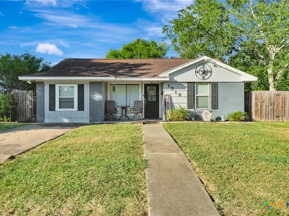 1518 Bonham Dr, Victoria, TX 77901