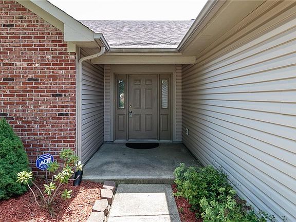 2nd image of 8301 Eagles Nest Dr