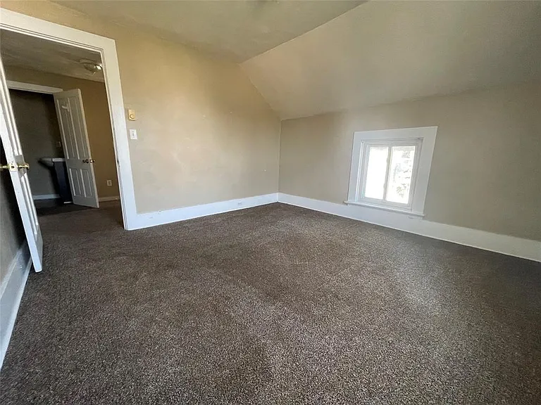 2672 Myrtle St — Photo 7
