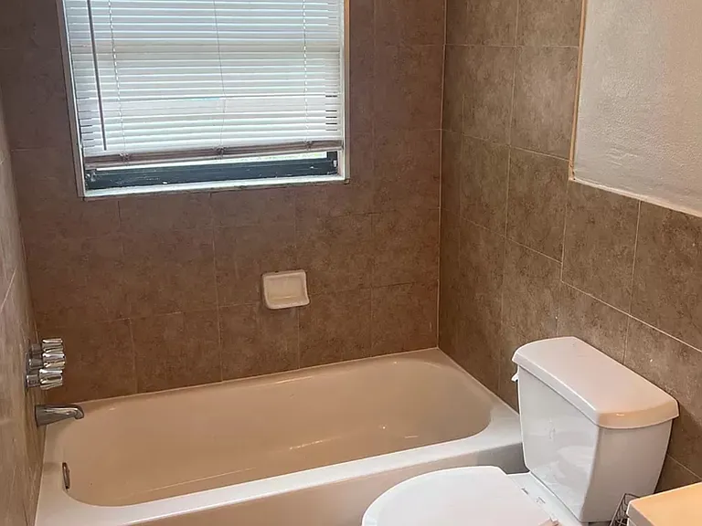 1307 W Washington St #B — Photo 5