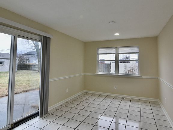 4th image of 4435 Paxton Dr S