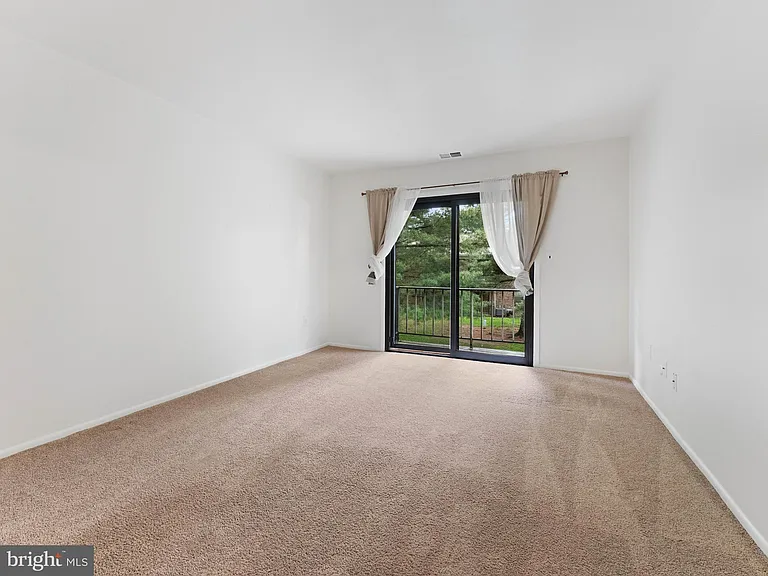 1809 Silver Ct — Photo 12