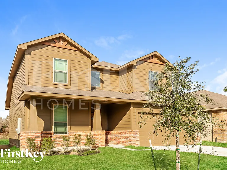 14705 Country Club Dr — Photo 2