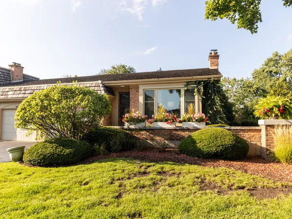 19W078 Avenue Normandy N, Oak Brook, IL 60523