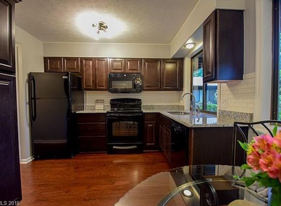 2nd image of 68 Laurelwood Cir W