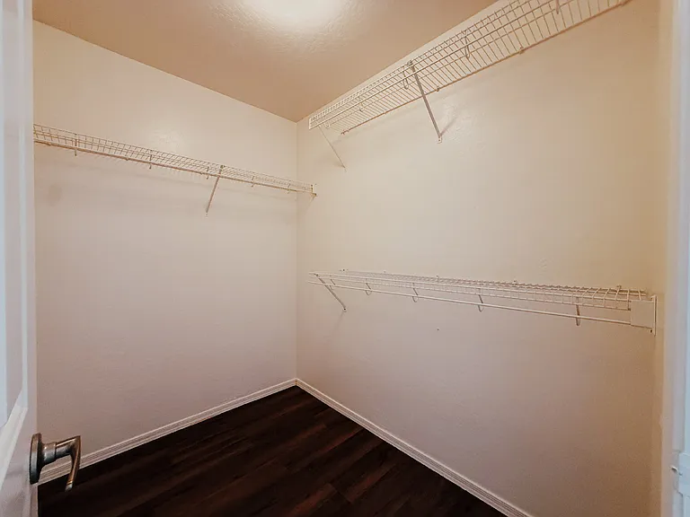 906 S 118th Ln — Photo 27