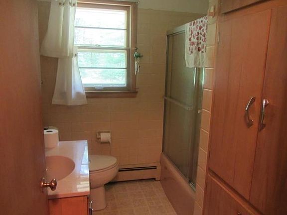 5th image of 1058 Bloom Rd