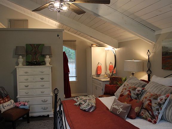 2nd image of 2090 Tannenbaum Rd