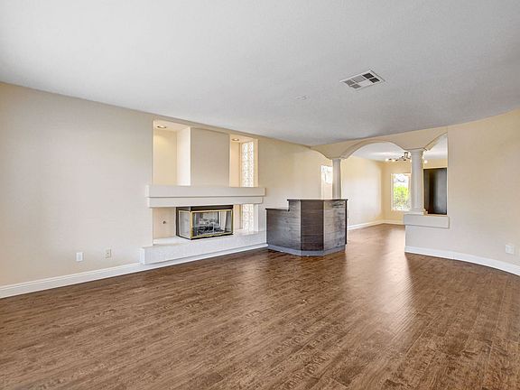 5th image of 2707 Mallard Landing Ave