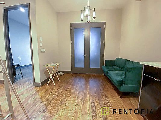 5th image of 202 Scholes St #1E
