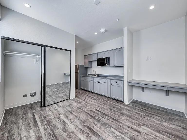 304 S Maryland Pkwy #5 — Photo 8