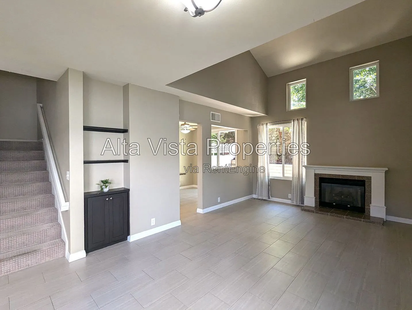 3 bed, 2.5 bath, 1445 sqft, $4,450 — Photo 3