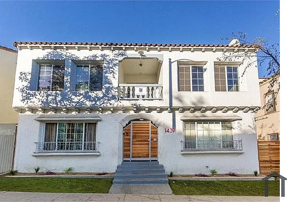 1439 Cedar Ave #9