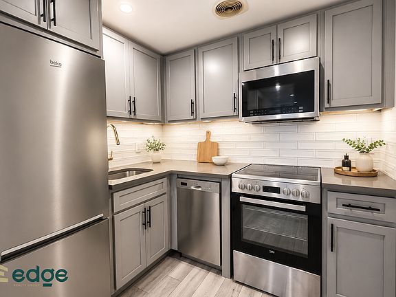 2nd image of 357 Adelphi St #1C
