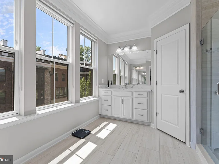 515 Riversail Ln — Photo 12