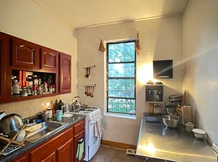807 Saint Johns Pl #3B, Brooklyn, NY 11216