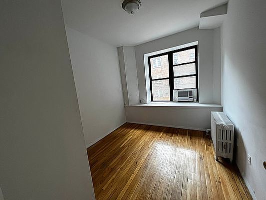4th image of 217 E 33rd St APT 2FE