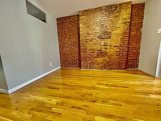 Rented by R New York | media 80