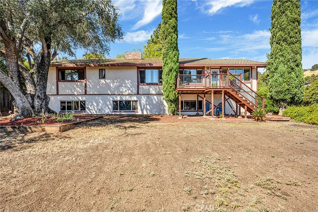 4385 Oak Ave photo 1