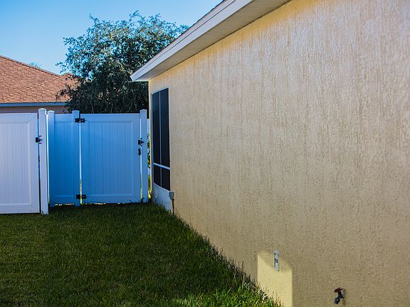 3rd image of 376 Dahoon Holly Dr