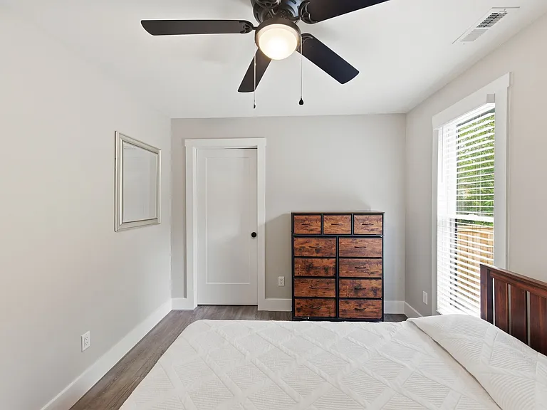 1253 W Main St — Photo 17