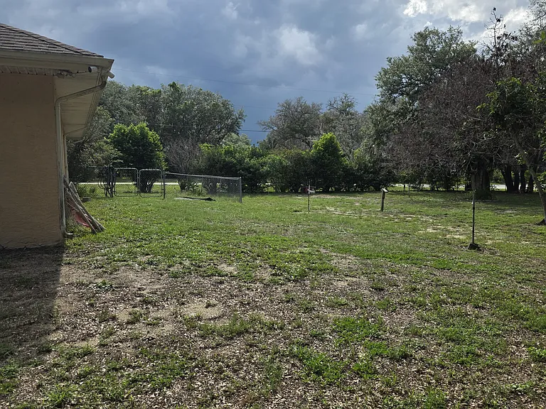 1750 N Valencia Dr — Photo 23